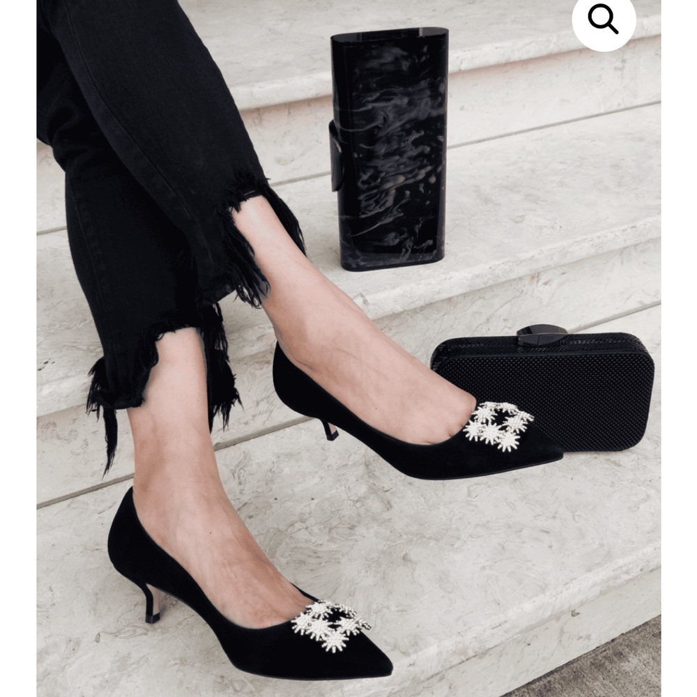 Stuart Weitzman Kelsey50 navy lame kitten heel.
